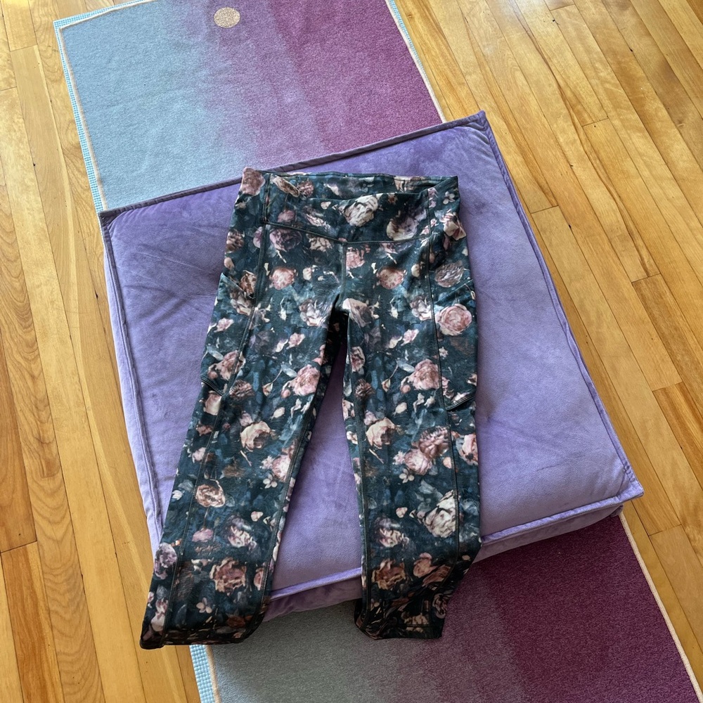 Lululemon Speed Up Crop size 6